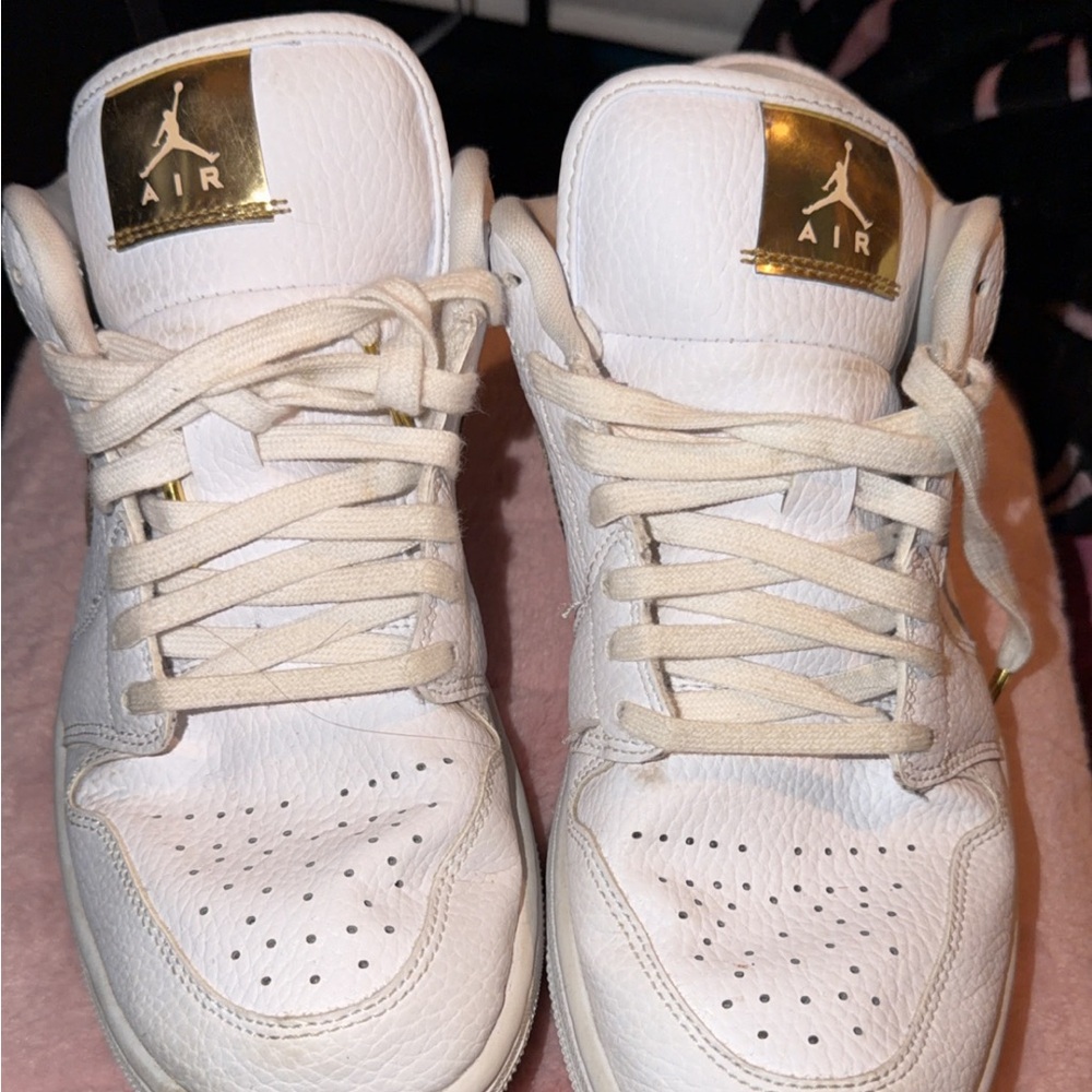 Jordan Women's Athletic Shoes White and Gold